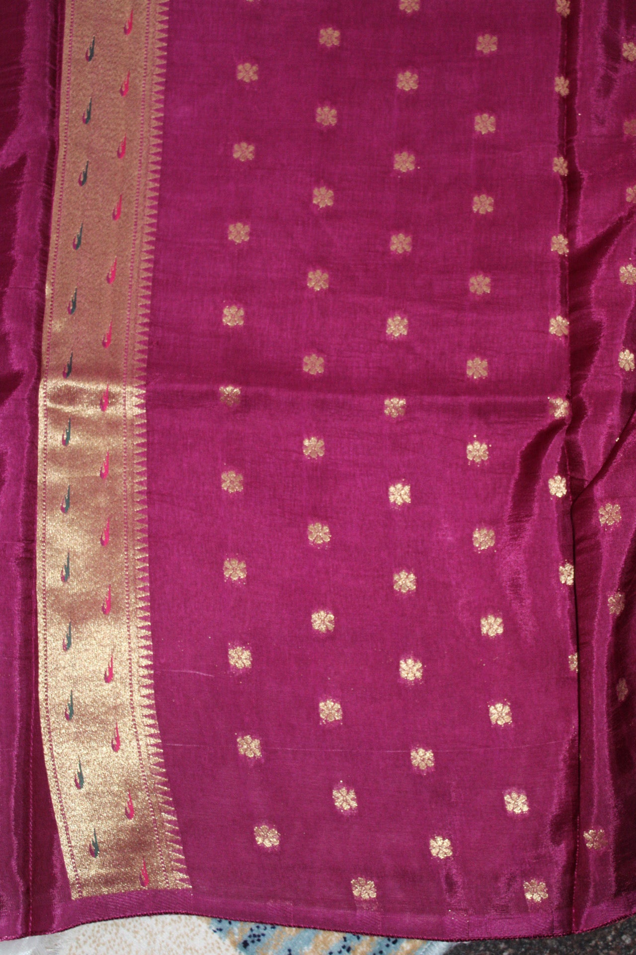 Dola silk With Paithani border