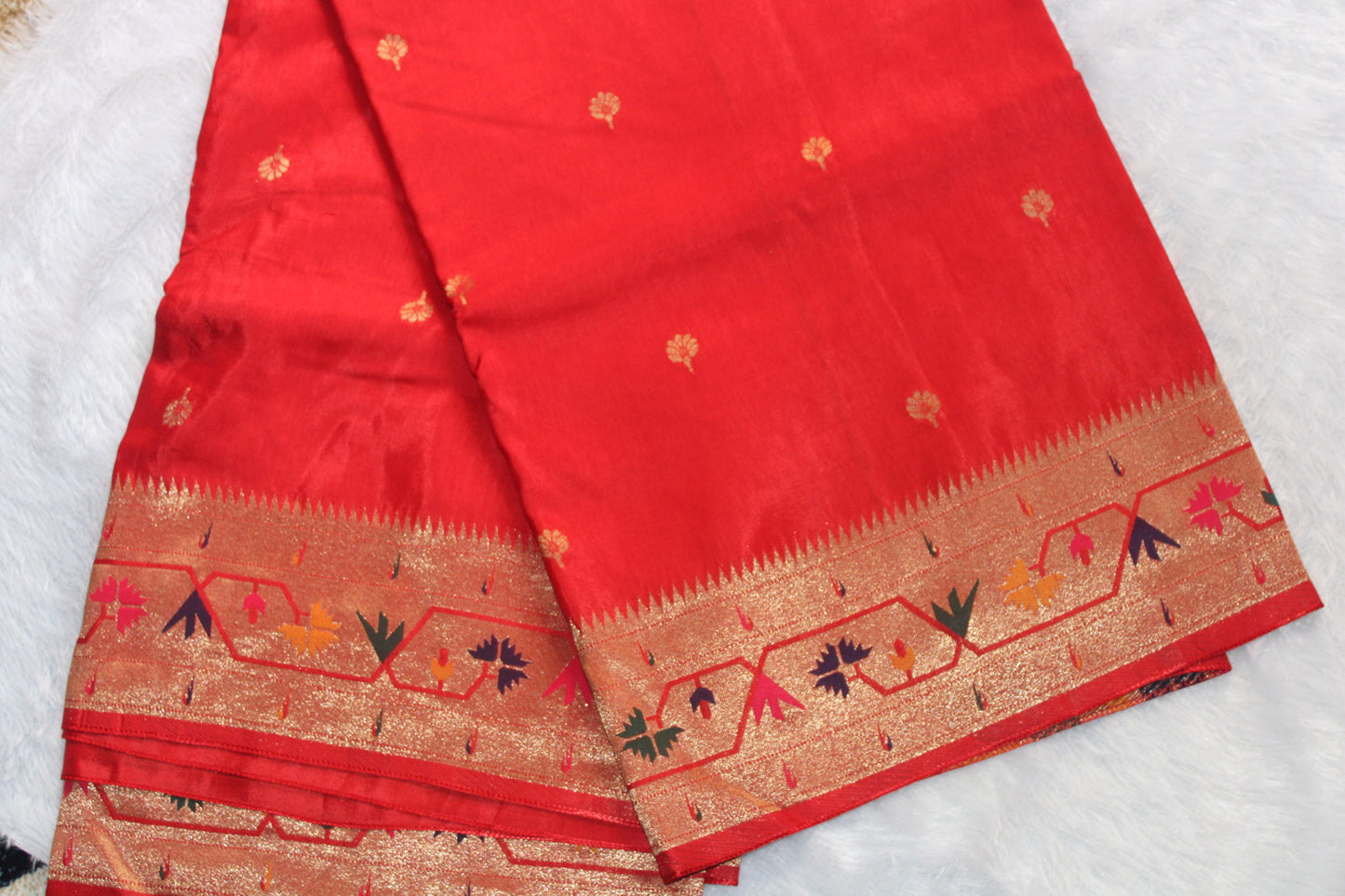 Dola silk With Paithani border