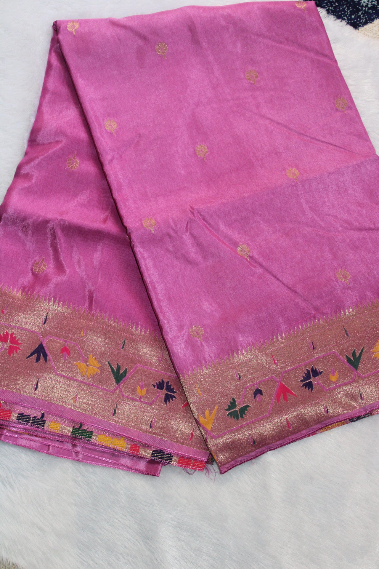 Dola silk With Paithani border