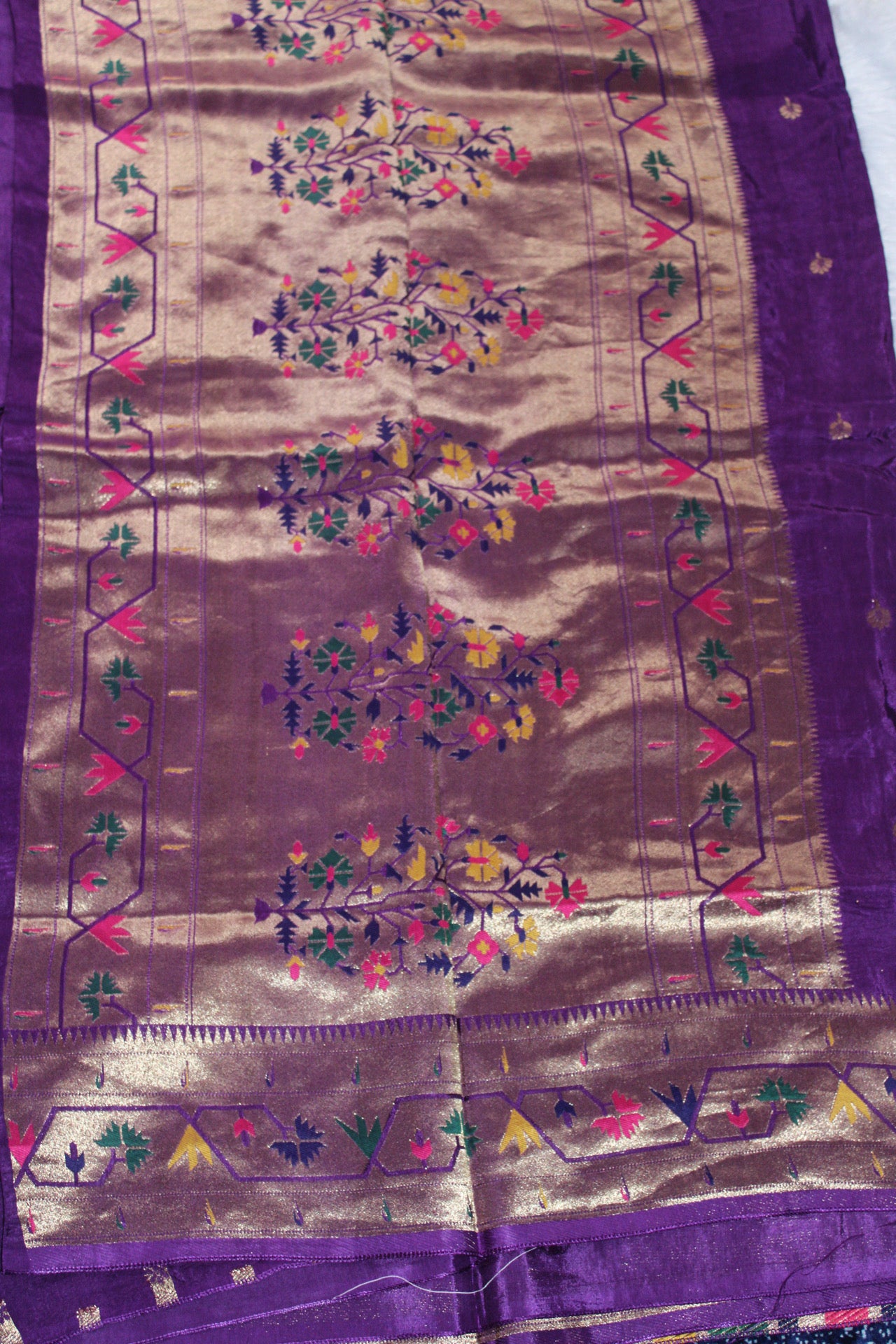 Dola silk With Paithani border