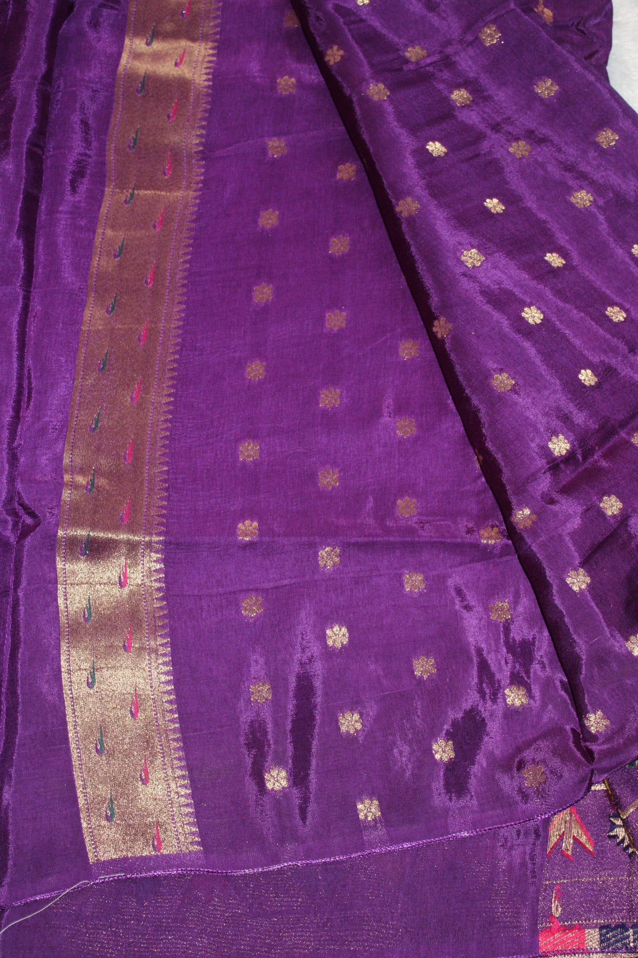 Dola silk With Paithani border