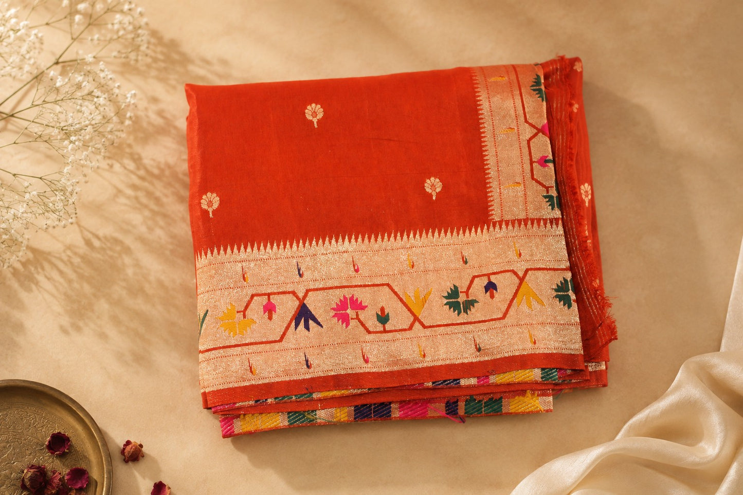 Dola silk With Paithani border